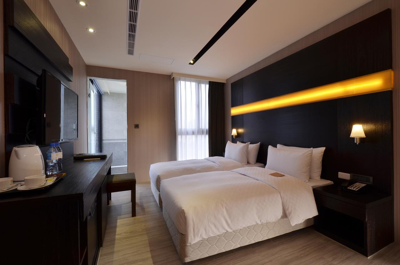 Hotel Cube Тайчжун Екстер'єр фото