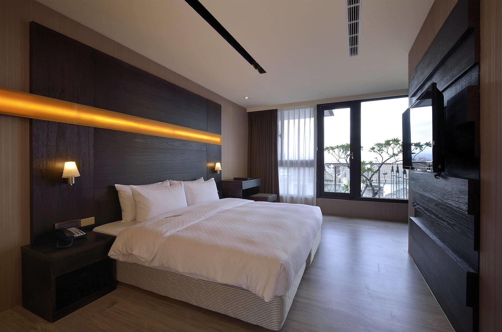 Hotel Cube Тайчжун Екстер'єр фото